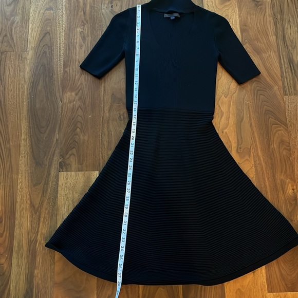 Cushnie ET OCHS Mock-Neck Ribbed A-Line Dress - Picture 4 of 9